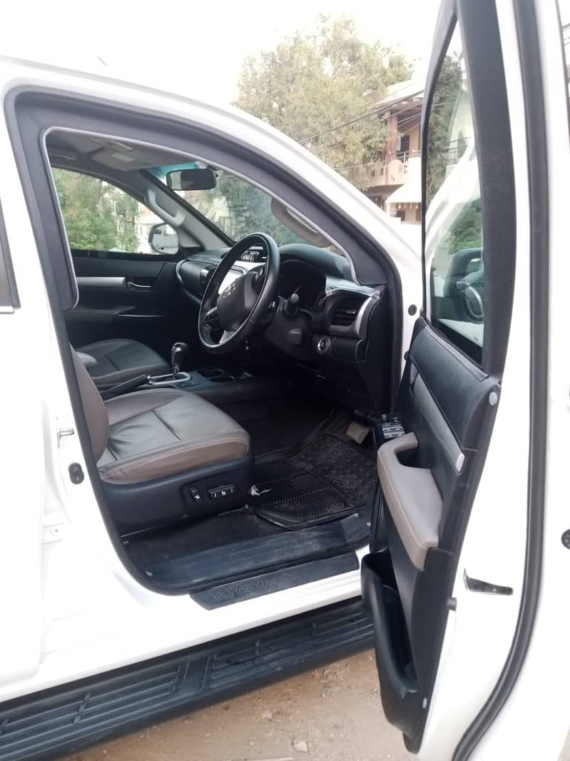 Rent A Car / b6 bullet proof /  Bulletproof Car for Rent Revo , Rocco 11