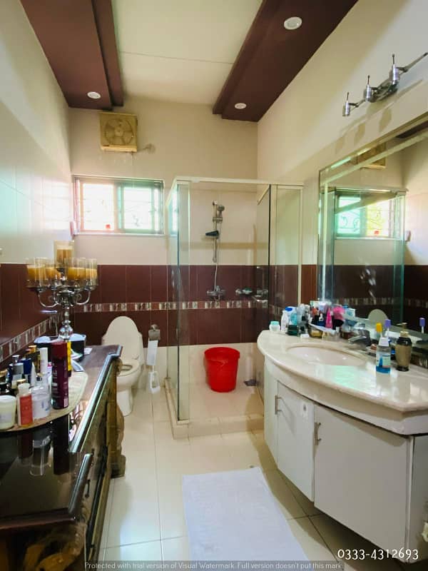 One Kanal Slightly Used Modern House For Sale In DHA Phase 4 Block GG 16