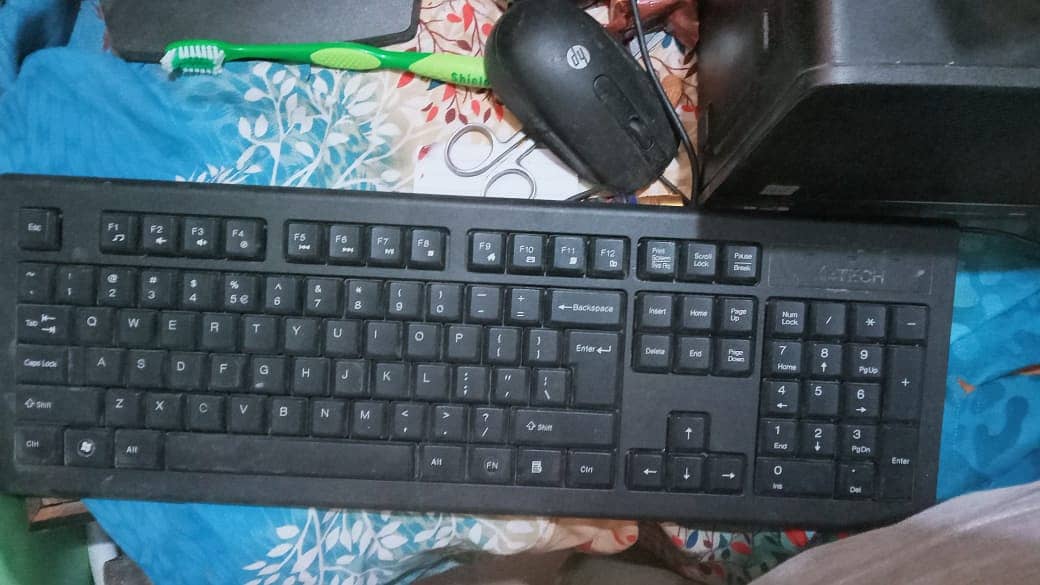 HP Core i3 8th Gen Full Setup |8GB RAM| 500GB HDD | LCD + Box Like new 3