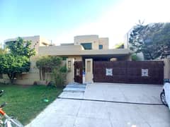 One Kanal Used Modern Design Bungalow For Sale At Prime Location Of DHA Lahore Near To Park Masjid & Commercial Market.