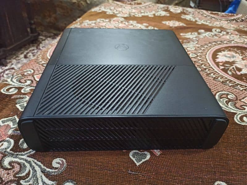 Xbox 360 with 60 already installed 1