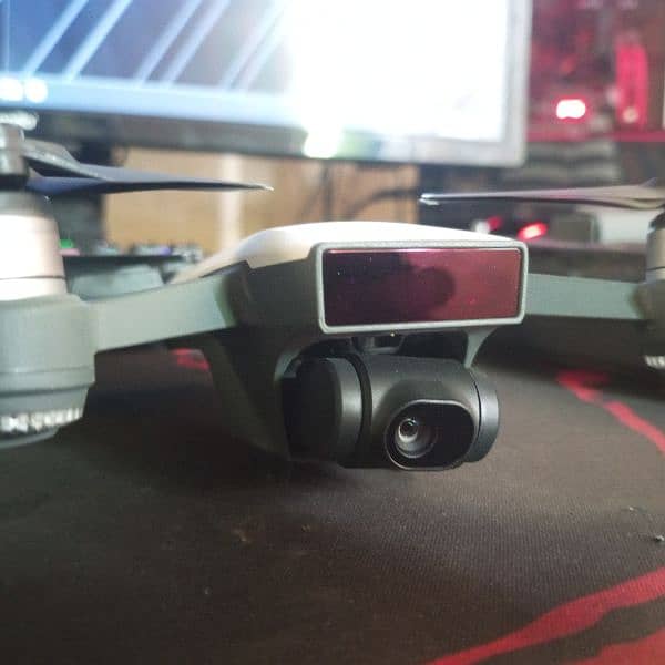 DJI Spark + Remote + Accessories 2