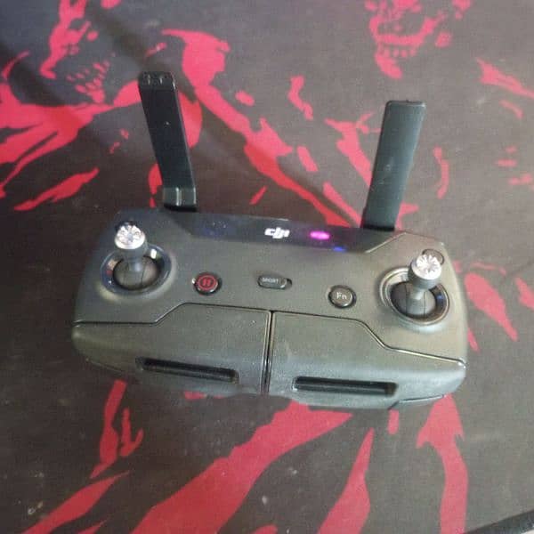 DJI Spark + Remote + Accessories 4