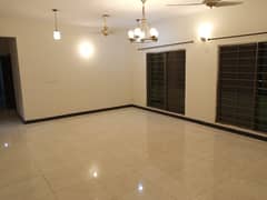 03 Bed 10 Marla Flat For Rent