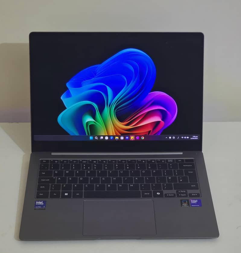 Galaxy Book5 Pro 14" 16/1 TB |3K OLED| 120hz| Toch| Warranty| UK model 0