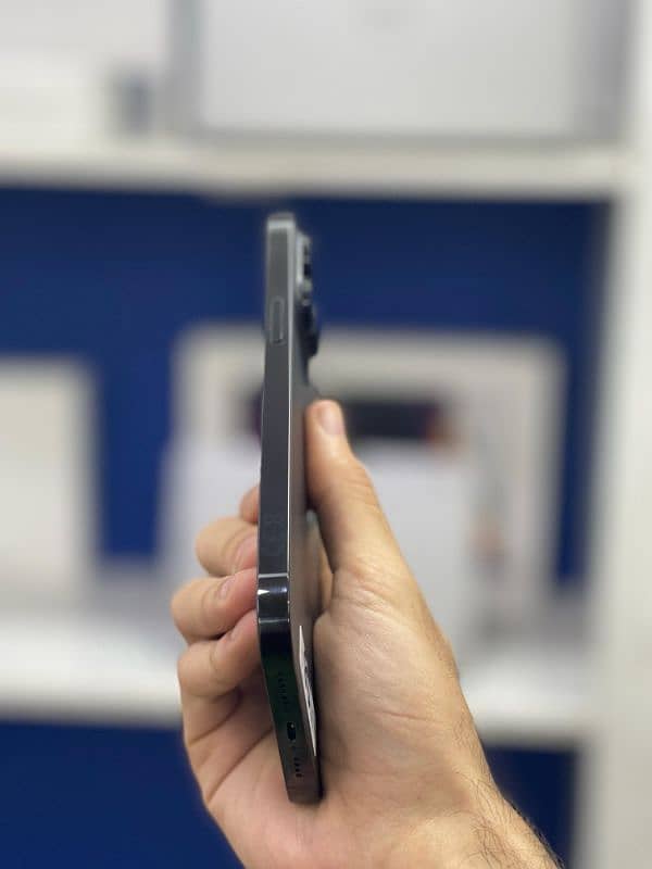 Iphone 14 Pro Max 256gb PTA approved 10/10 condition Kit 3