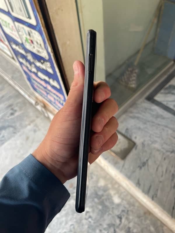 Infinix hot 10 4/64gb dual sim pta with box 5
