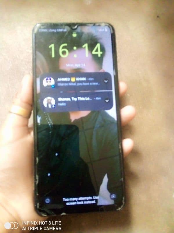 6month use Kya h bilkul new mobile h 10/10 condition 1