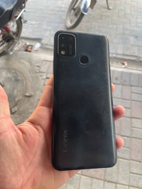 Infinix hot 10 4/64gb dual sim pta with box 1