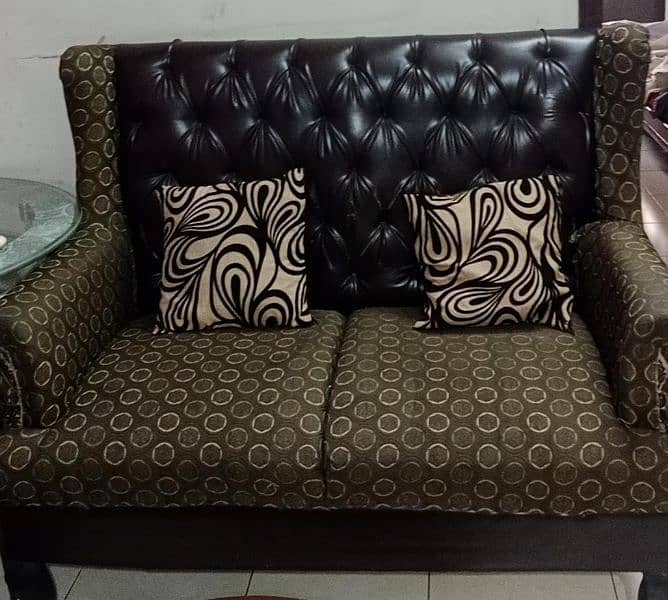 7 seater Sofa set in perfect condition 0