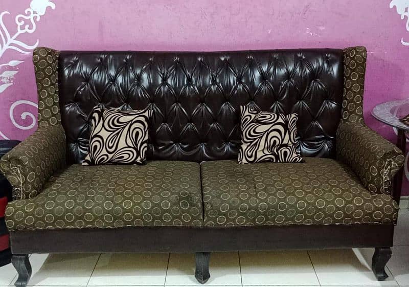 7 seater Sofa set in perfect condition 3