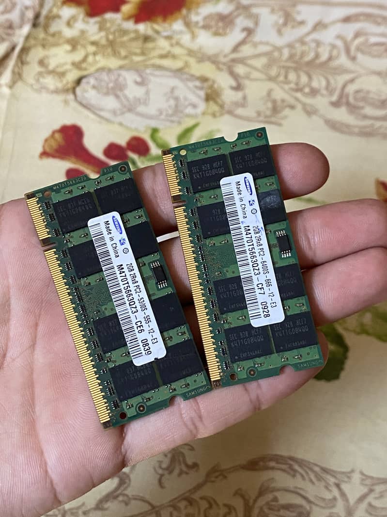 SAMSUNG 4 GB ( DDR2 ) LAPTOP RAM 3