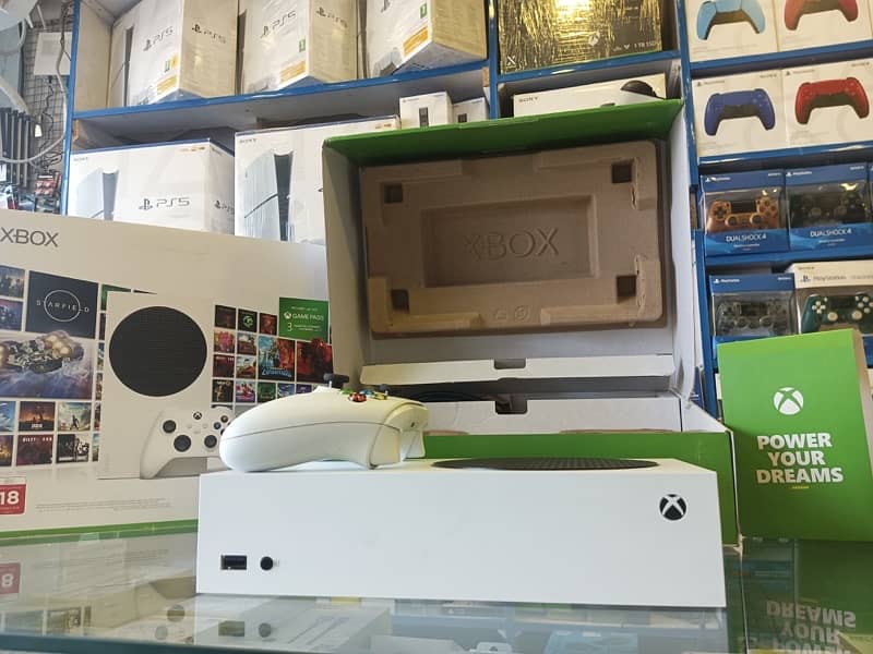 Xbox series s completely box in mint condition 3