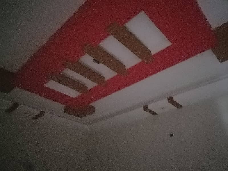 60 Square Yards Flat For Grabs In Korangi 7