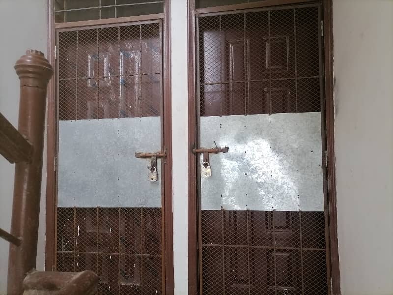 60 Square Yards Flat For Grabs In Korangi 18