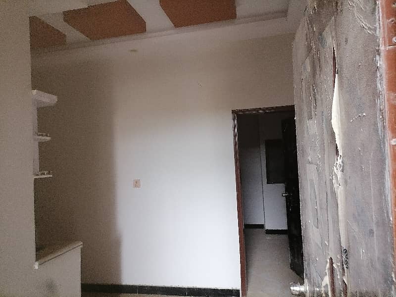60 Square Yards Flat For Grabs In Korangi 19