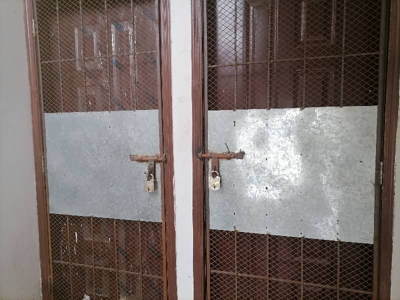 60 Square Yards Flat For Grabs In Korangi 20