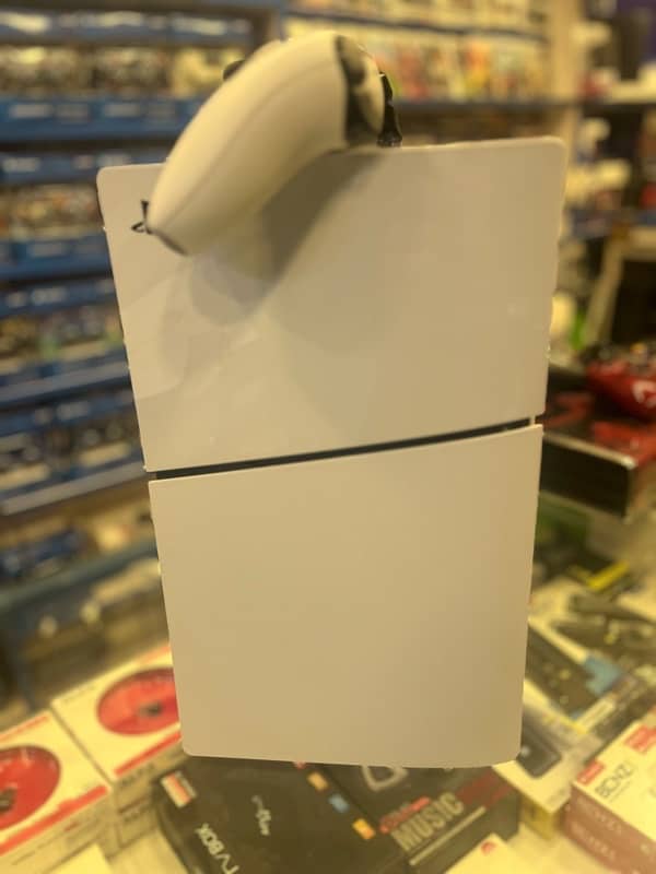 ps5 slim 1tb uk in mint condition 2
