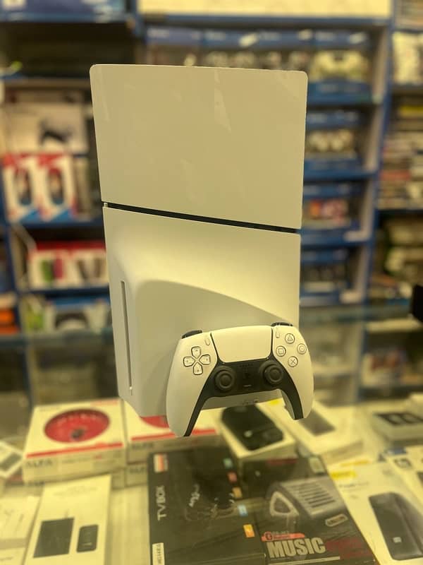 ps5 slim 1tb uk in mint condition 3