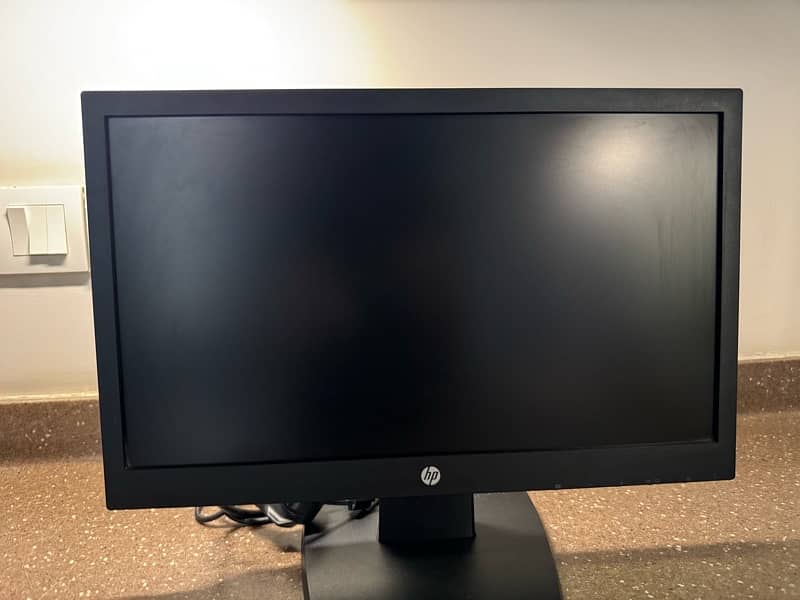 HP V193B 18.5 Inch LED Backlit Monitor 0