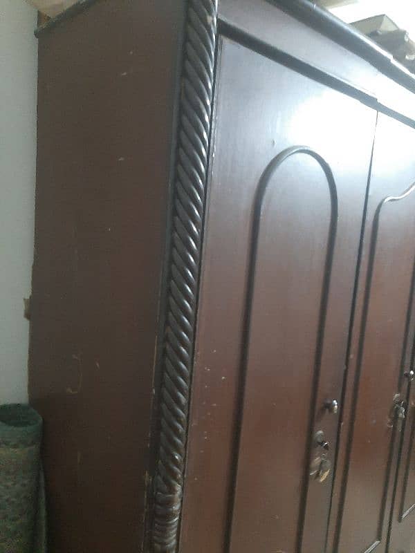 Jumbo Almari. . . . . . . . . . . . 0