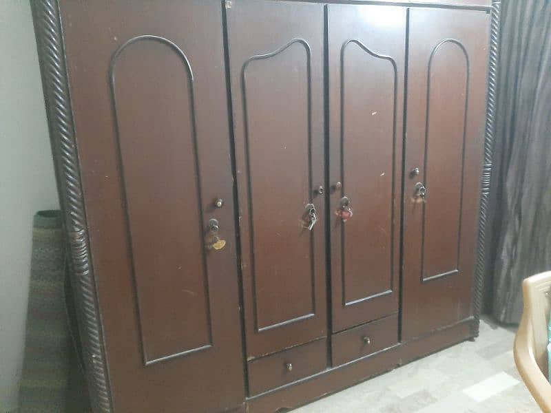 Jumbo Almari. . . . . . . . . . . . 1