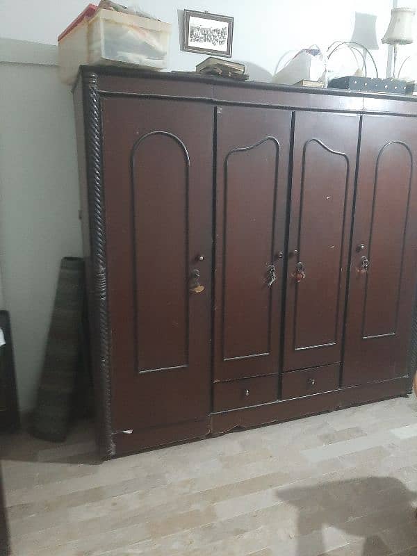 Jumbo Almari. . . . . . . . . . . . 2