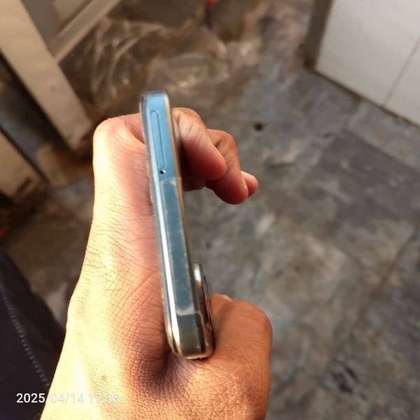 03058689096 my number ram rom   6 /128 4