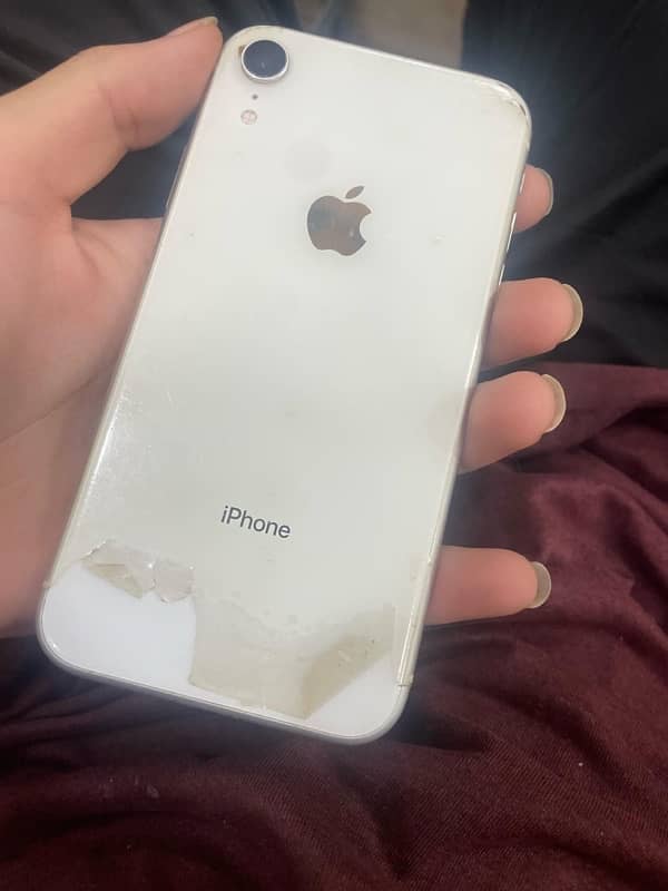 iphone xr in white colour 0