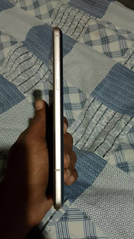 Lg v60 Condition 10by10 3