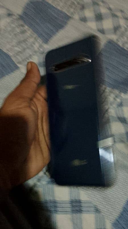 Lg v60 Condition 10by10 6