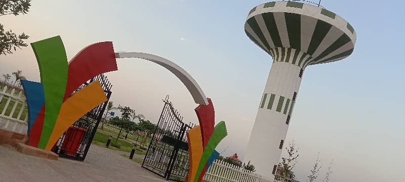 SOUTH facing Plot | 80 feet Wide Street | VVIP Location | Walking distance to Park Masjid and Market 8
