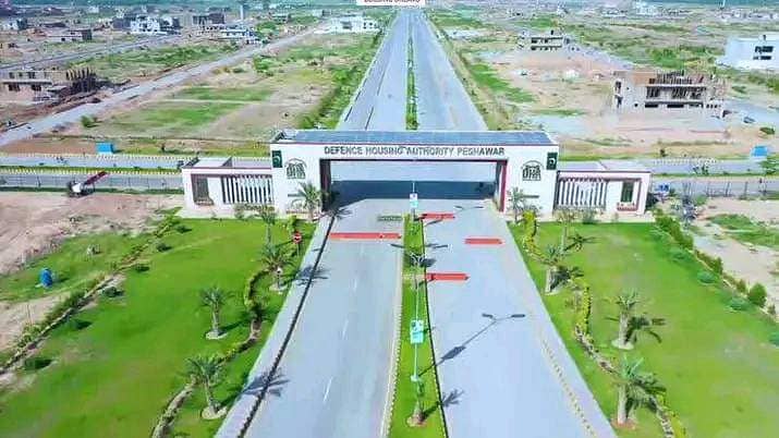 SOUTH facing Plot | 80 feet Wide Street | VVIP Location | Walking distance to Park Masjid and Market 0