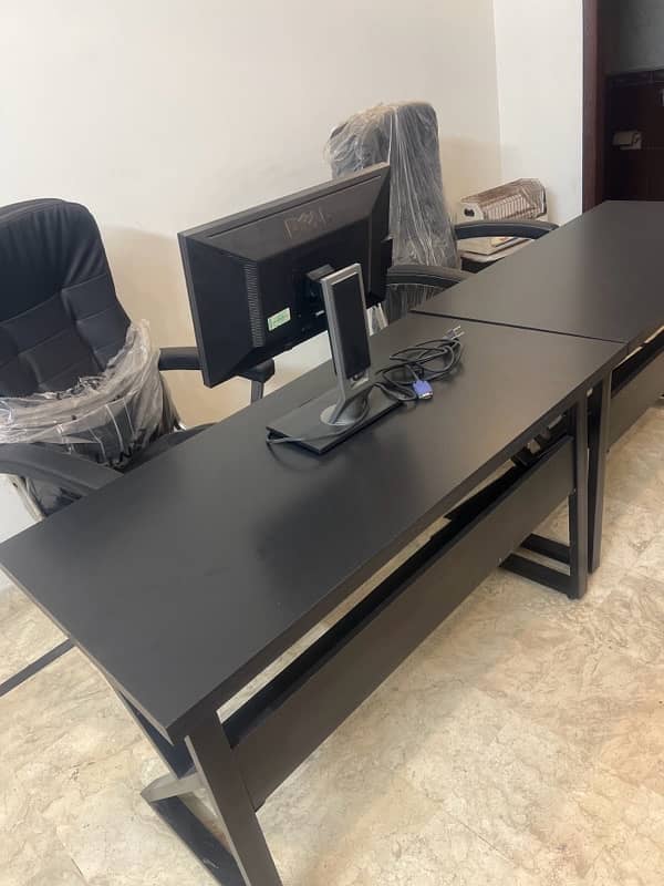 1st floor semi-furnished availabe for silent offc contact 03321593234 2