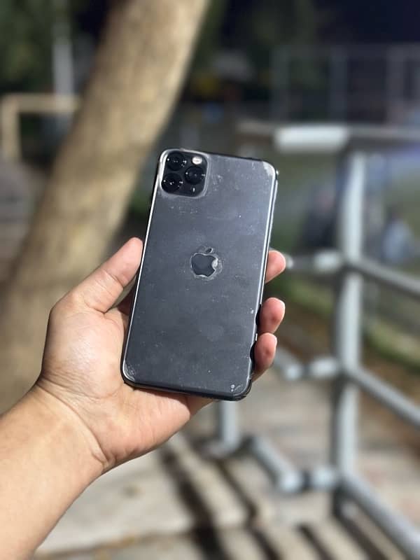 iPhone 11 Pro Max Non PTA With Box 0
