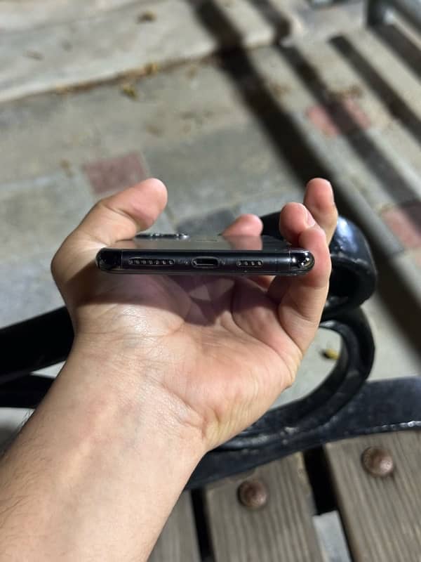 iPhone 11 Pro Max Non PTA With Box 1