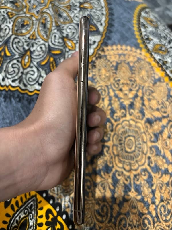 iPhone Xs max 512gb Pta approved 03483959203 9