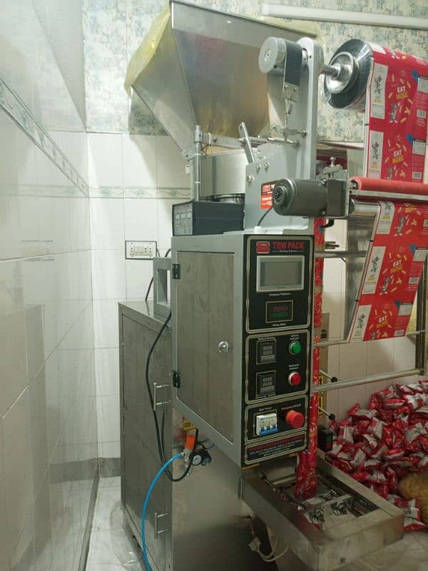 Automatic Snacks Packing Machine. 3