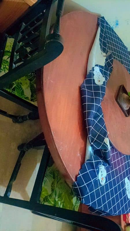 rolling round dining table 2