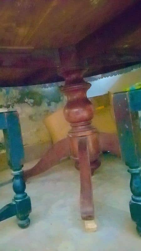 rolling round dining table 3