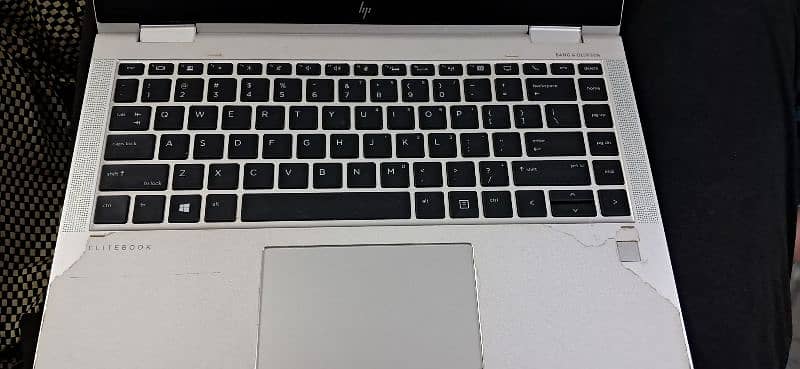 hp elightbookcore i5 8 gen 1040 g5 8 gb ram 256 ssd 360 2