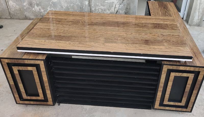 large executive table not used 2