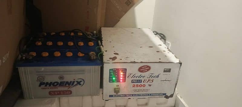 2500W UPS with Pheonix 150 Batteries  x3 0