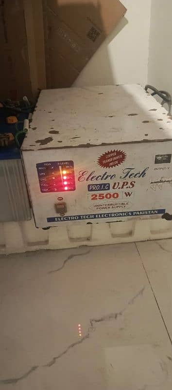 2500W UPS with Pheonix 150 Batteries  x3 2