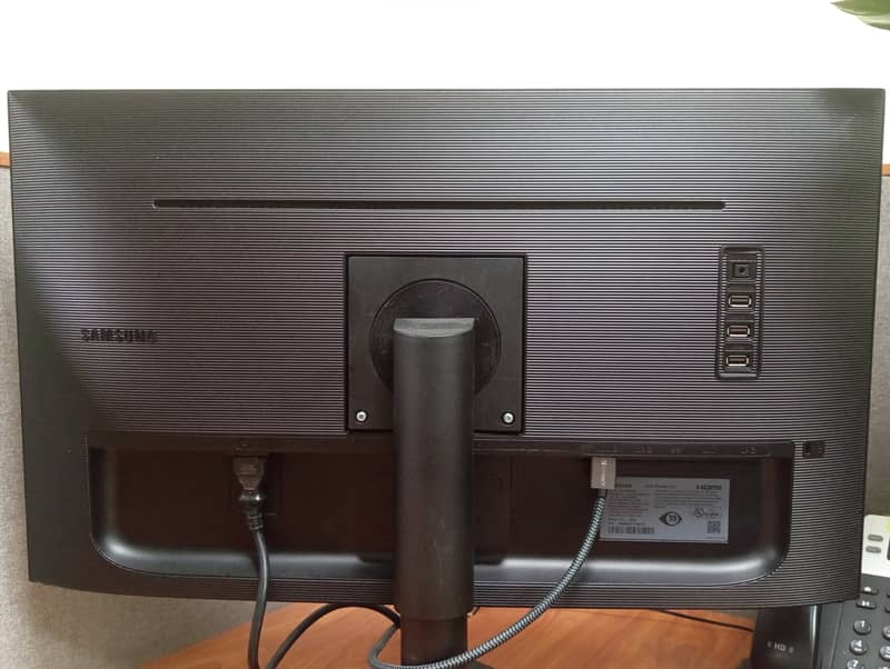 Samsung S6 Viewfinity 27 Inch 2K Monitor 2