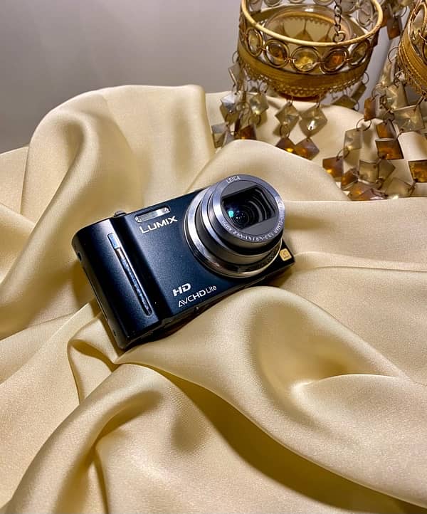 Panasonic lumix DMC-TZ10 Digital Camera 0