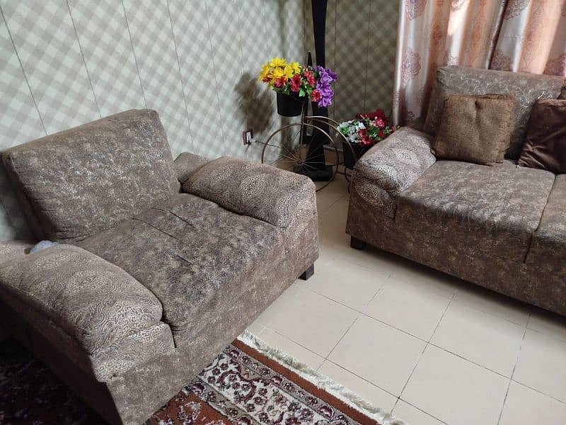 1+2+2= 5 seater sofa set for sale Sofa set for sale in good condition 0