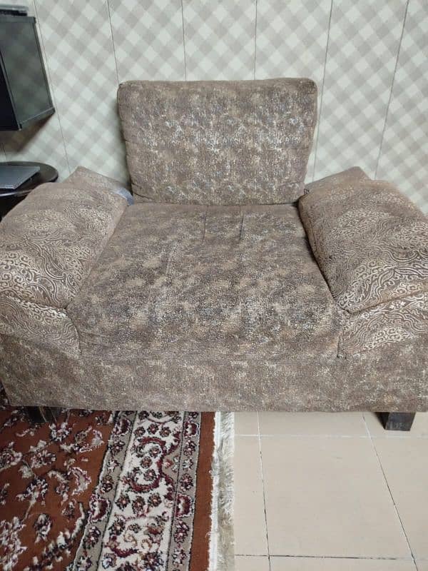 1+2+2= 5 seater sofa set for sale Sofa set for sale in good condition 1