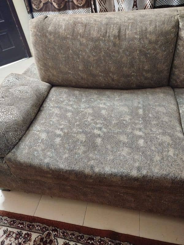 1+2+2= 5 seater sofa set for sale Sofa set for sale in good condition 3