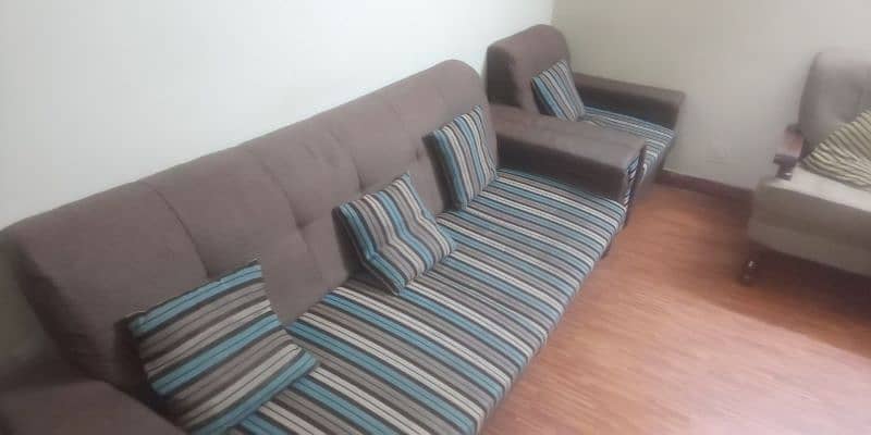 5 seater sofa set in good condition 4